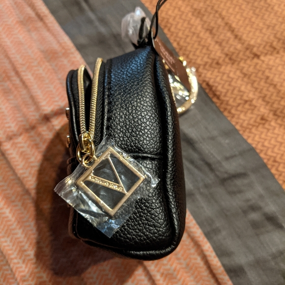 Victoria's secret keychain charm - Picture 3 of 5